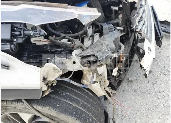Photo 2 of 37: 2019 Hyundai Tucson, VIN KMHJ581A2KU138009 — Korean insurance auction