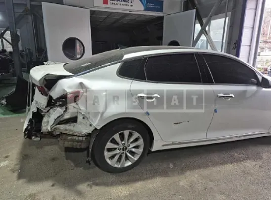 Photo 2 of 16: 2018 Kia K5 — Korean insurance auction