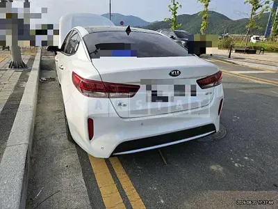 Photo 1 of 13: 2015 Kia K5 Hybrid — Korean insurance auction
