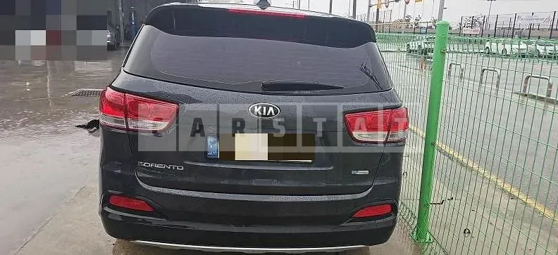 Photo 2 of 15: 2017 Kia Sorento 2.0 — Korean insurance auction