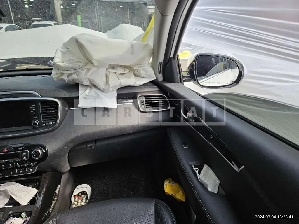 Photo 2 of 8: 2020 Kia Sorento, VIN KNAPH81ABLA581502 — Korean insurance auction