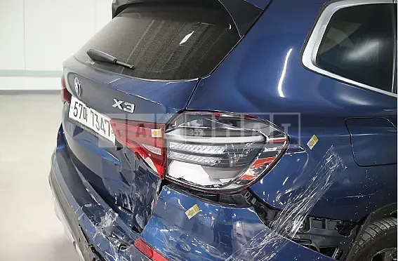 Photo 2 of 24: 2018 BMW X3 xDrive 20d, VIN WBATX3107JLB57503 — Korean insurance auction