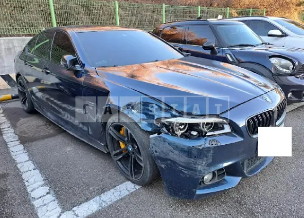 Photo 2 of 8: 2016 BMW 520d xDrive, VIN WBA5E7102GG563516 — Korean insurance auction