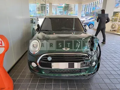Photo 1 of 19: 2017 MINI Cooper D Five-Door, VIN WMWXT3106H2G00740 — Korean insurance auction