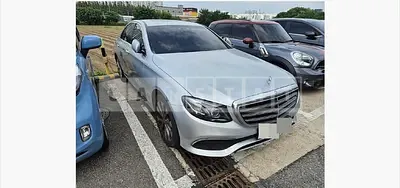 Photo 1 of 23: 2017 Mercedes-Benz E220 d — Korean insurance auction