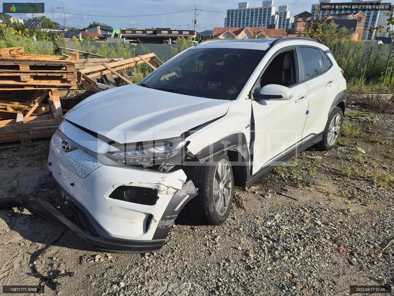 Photo 2 of 10: 2018 Hyundai Kona Electric, VIN KMHK381GFKU017073 — Korean insurance auction
