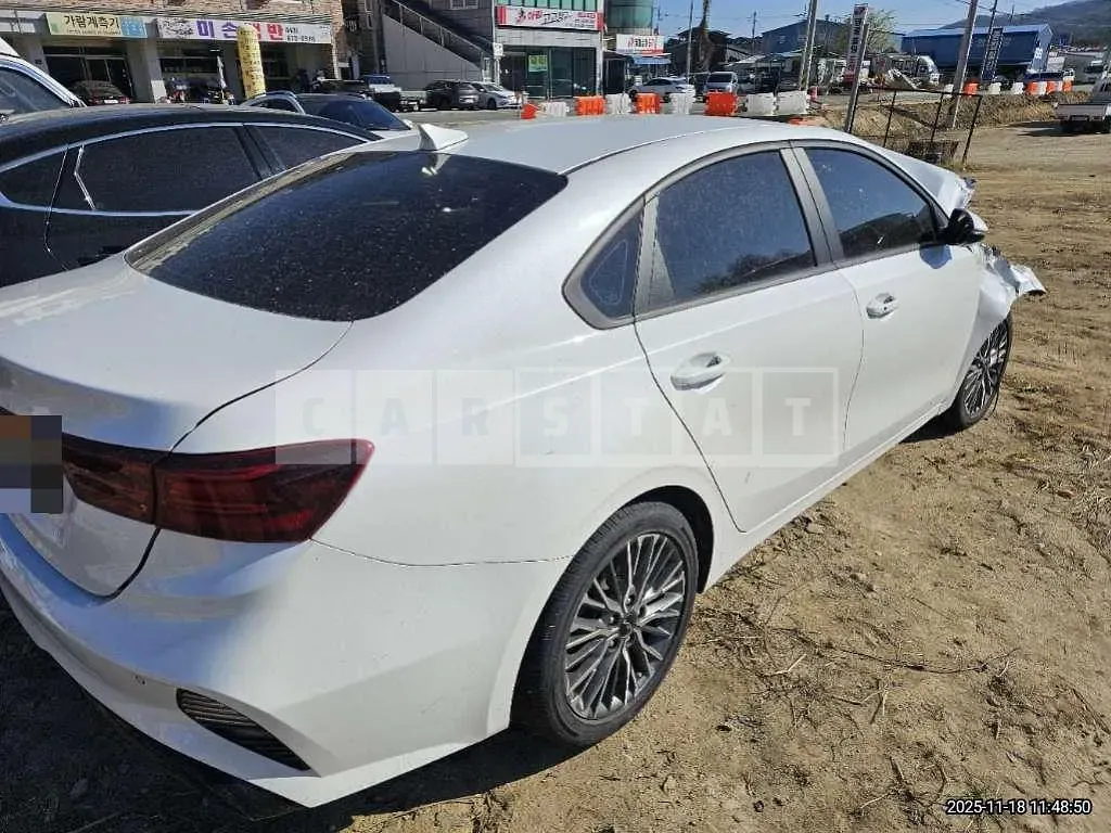 Photo 2 of 30: 2021 Kia Kz — Korean insurance auction