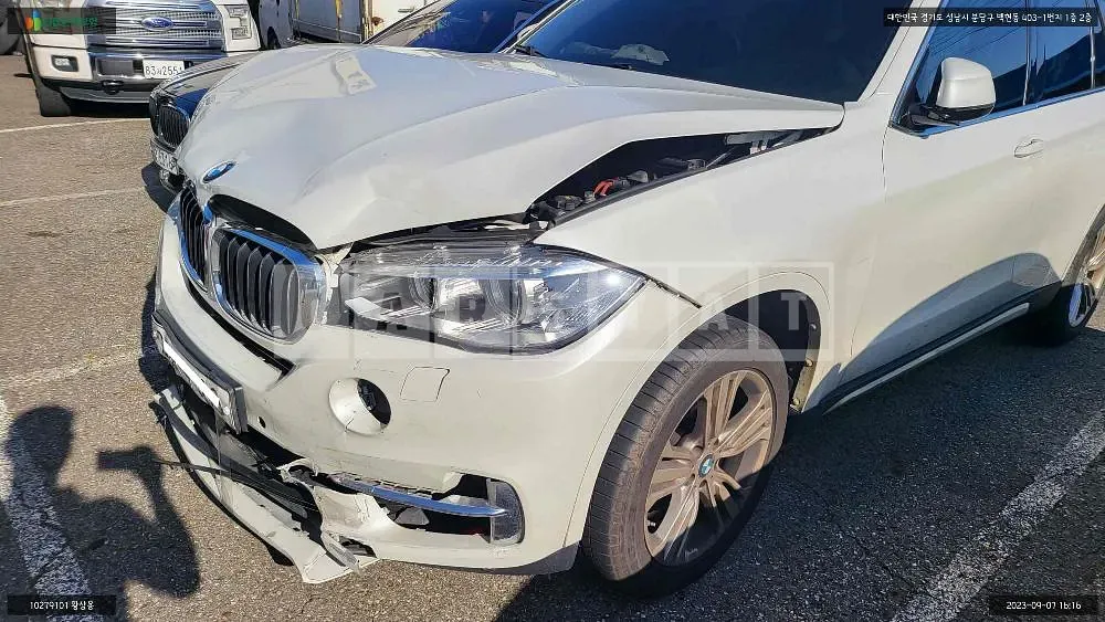 Photo 2 of 9: 2015 BMW X5 xDrive 30d, VIN WBAKS4100F0H59104 — Korean insurance auction