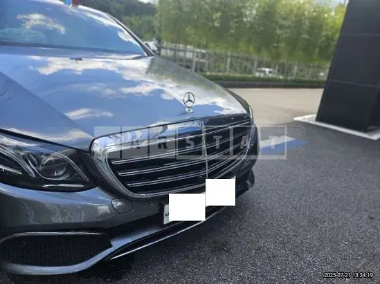 Photo 2 of 26: 2019 Mercedes-Benz E 300 — Korean insurance auction