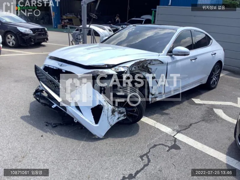 Photo 2 of 9: 2017 Genesis G70, VIN KMTG541EDJU002794 — Korean insurance auction