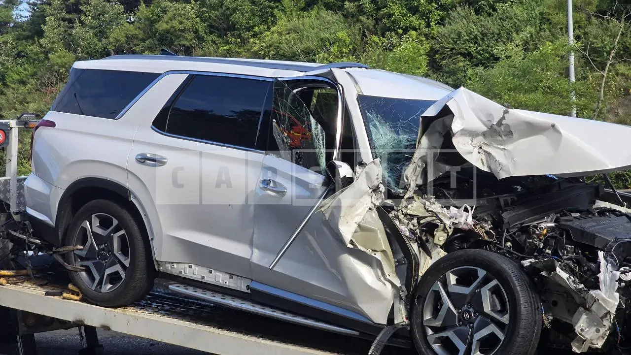 Photo 2 of 14: 2023 Hyundai Palisade, VIN KMHR381ADPU591807 — Korean insurance auction