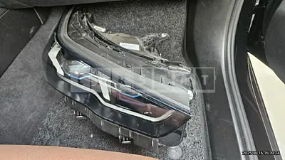 Photo 1 of 9: 2023 BMW (parts) 530i xDrive Headlamp Plus 1 More — Korean insurance auction