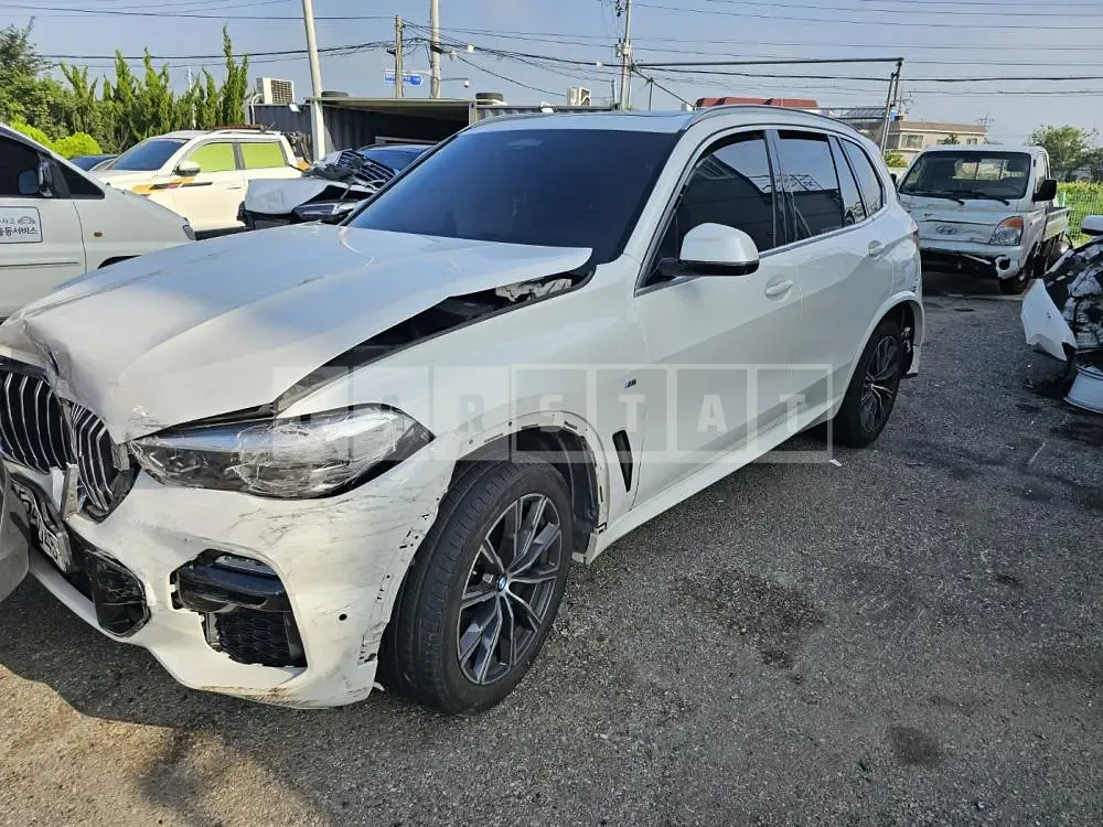 Photo 2 of 14: 2019 BMW X5, VIN WBACV6100LLK24059 — Korean insurance auction
