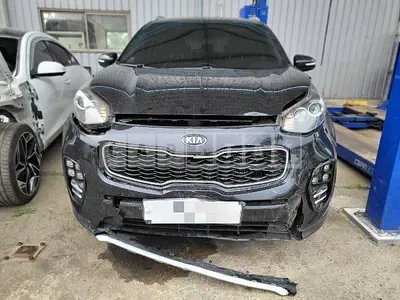 Photo 1 of 18: 2017 Kia Sportage — Korean insurance auction