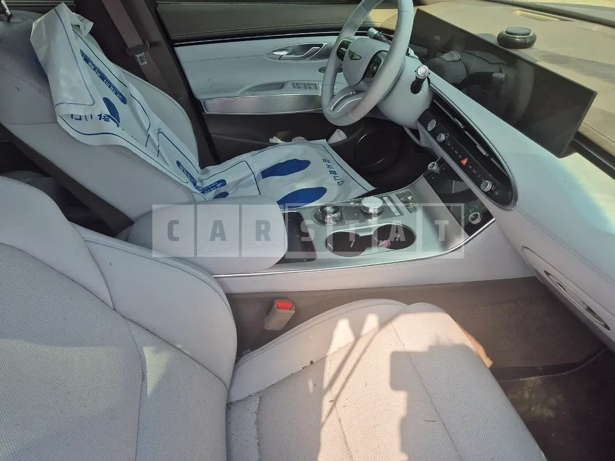 Photo 2 of 9: 2024 Genesis GV70 — Korean insurance auction