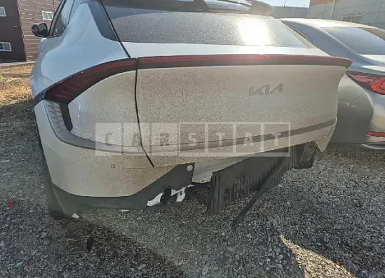 Photo 2 of 14: 2024 Kia EV6 — Korean insurance auction
