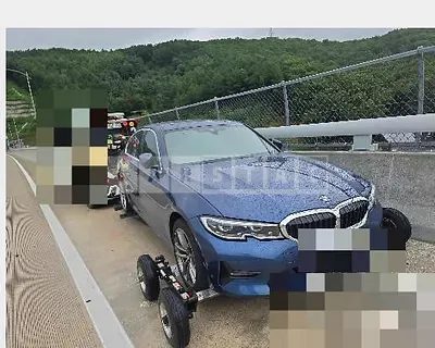 Photo 1 of 6: 2020 BMW 320i — Korean insurance auction