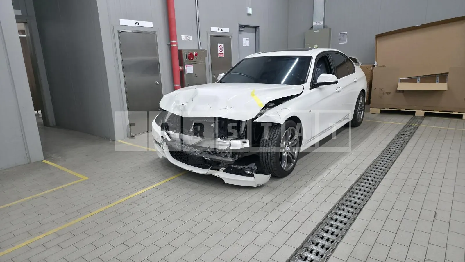 Photo 3 of 3: 2018 BMW 320i, VIN WBA8A9109JAE91277 — Korean insurance auction