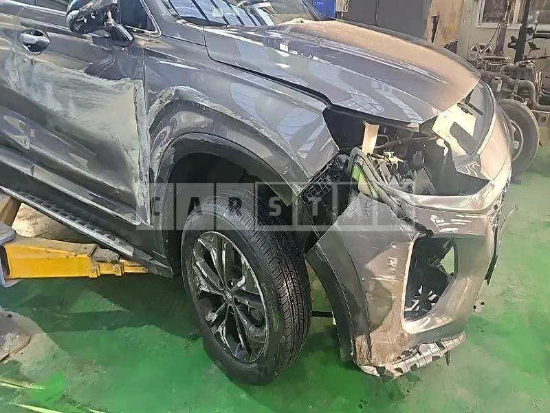 Photo 2 of 10: 2019 Hyundai Santa Fe, VIN KMHS381BBKU097525 — Korean insurance auction