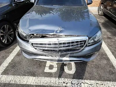 Photo 1 of 38: 2019 Mercedes-Benz E220 d 4Matic, VIN WDDZF0FB4KA621985 — Korean insurance auction