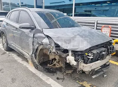 Photo 1 of 35: 2019 Hyundai Kona Electric, VIN KMHK281GFKU008895 — Korean insurance auction