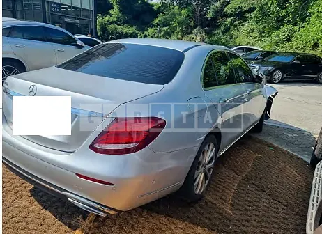 Photo 2 of 19: 2019 Mercedes-Benz E220d — Korean insurance auction