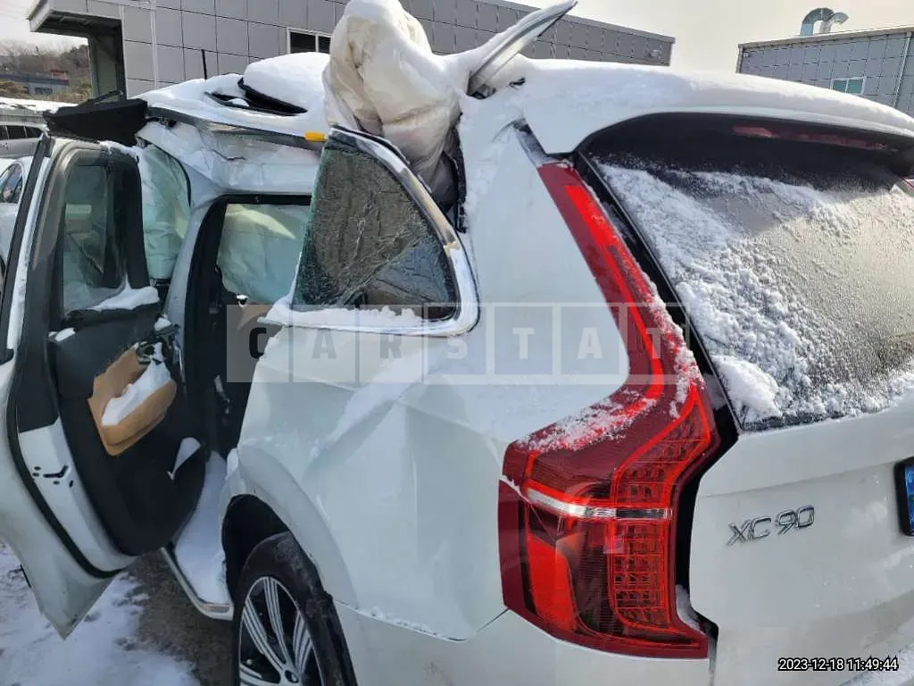 Photo 2 of 17: 2023 Volvo XC90B6 AWD, VIN YV1LF0624P1921933 — Korean insurance auction