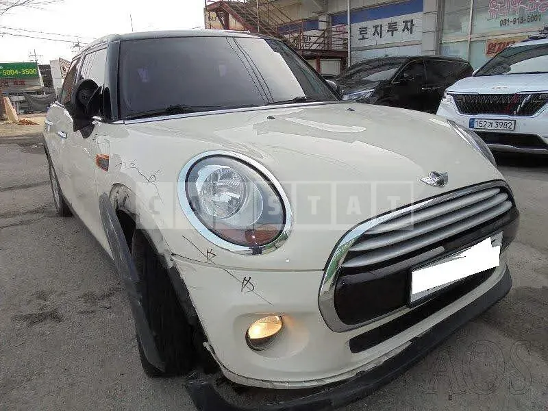Photo 2 of 33: 2015 MINI Cooper D Five-Door, VIN WMWXT3109F2B74040 — Korean insurance auction
