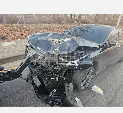 Photo 1 of 4: 2023 Kia K5 — Korean insurance auction