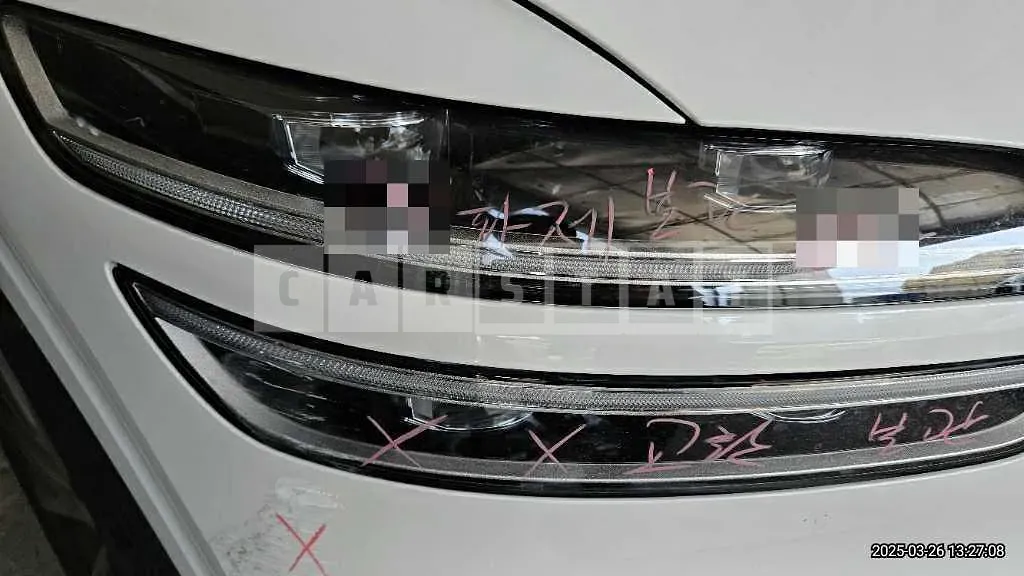 Photo 3 of 3: 2021 Genesis (parts) GV70 Head Lamp — Korean insurance auction