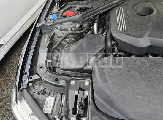Photo 2 of 16: 2018 BMW 330i — Korean insurance auction