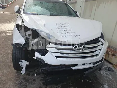 Photo 1 of 15: 2015 Hyundai Santa Fe, VIN KMHSW81UBFU375612 — Korean insurance auction