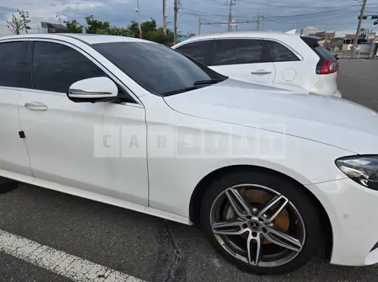 Photo 2 of 48: 2020 Mercedes-Benz E 300 4Matic — Korean insurance auction