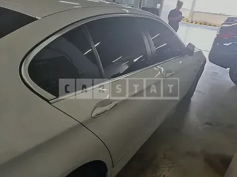 Photo 2 of 9: 2015 BMW 520d, VIN WBA5E5109FG063288 — Korean insurance auction