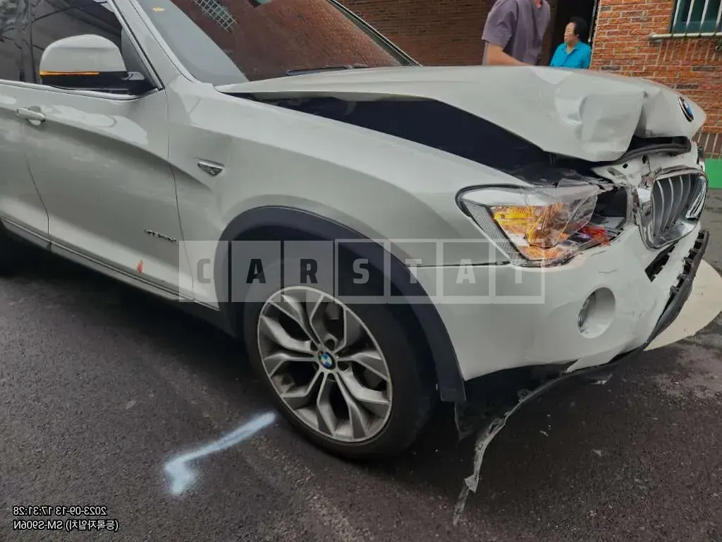 Photo 2 of 5: 2015 BMW X3 xDrive20d, VIN WBAWZ5107F0L14925 — Korean insurance auction