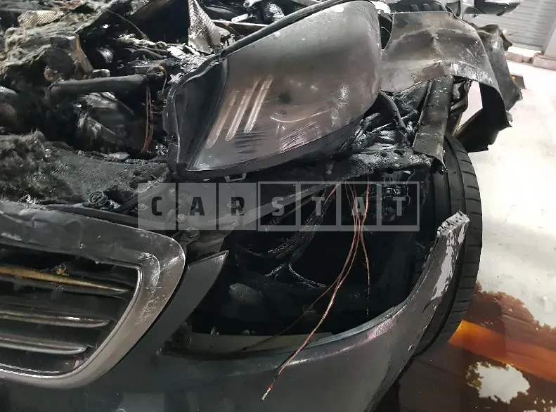 Photo 2 of 45: 2018 Mercedes-Benz S560 4Matic L, VIN WDDUG8GB6JA412749 — Korean insurance auction