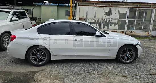 Photo 2 of 24: 2017 BMW 320d, VIN WBA8C5102HK643212 — Korean insurance auction