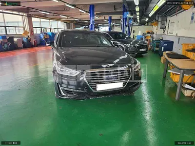 Photo 1 of 12: 2017 Genesis EQ900 Limousine, VIN KMHG511HDHU030244 — Korean insurance auction