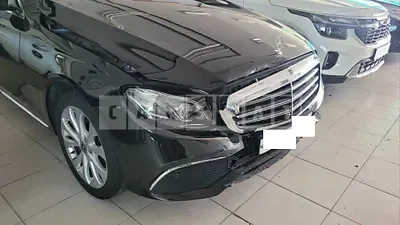 Photo 1 of 12: 2018 Mercedes-Benz E300 — Korean insurance auction