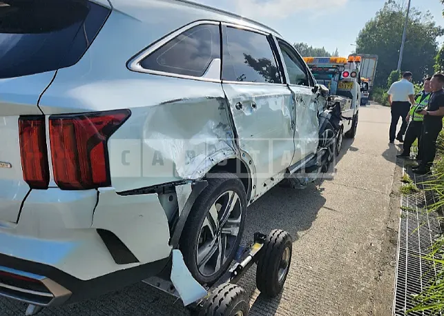 Photo 2 of 27: 2021 Kia Sorento, VIN KNARK81GBMA026010 — Korean insurance auction