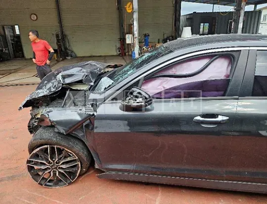 Photo 2 of 21: 2020 Kia K5 — Korean insurance auction