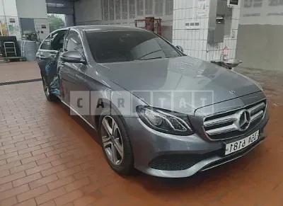 Photo 1 of 9: 2019 Mercedes-Benz E300, VIN WDDZF4JB5KA644738 — Korean insurance auction