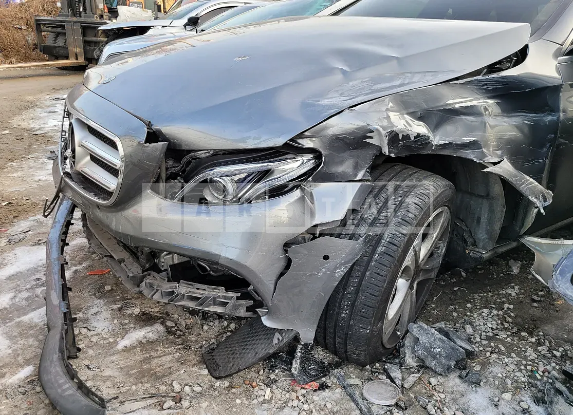Photo 2 of 10: 2017 Mercedes-Benz E220d 4Matic, VIN WDDZF0FB8HA272774 — Korean insurance auction