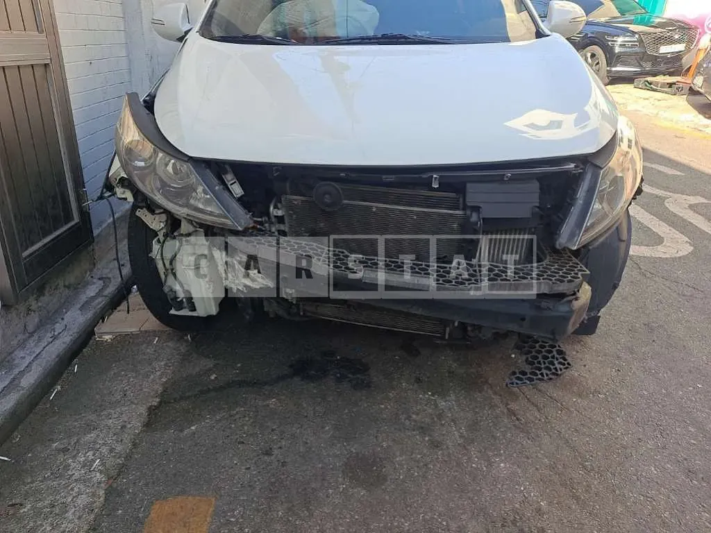 Photo 2 of 8: 2015 Kia Sportage, VIN KNAPC813BFK725193 — Korean insurance auction