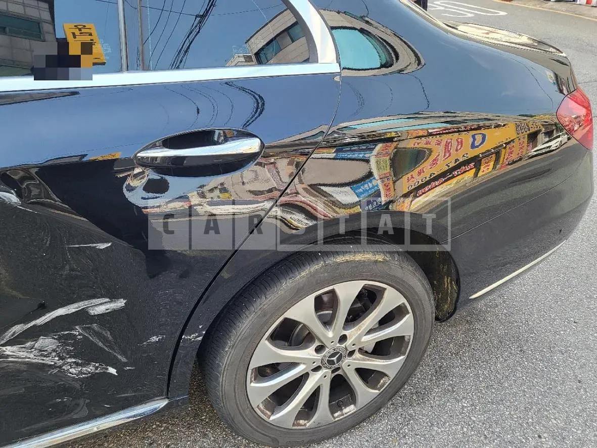 Photo 2 of 23: 2019 Mercedes-Benz E220 d 4Matic — Korean insurance auction