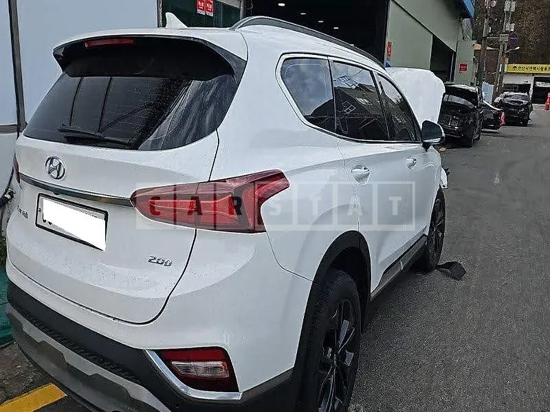 Photo 2 of 48: 2018 Hyundai Santa Fe, VIN KMHS381BBKU107615 — Korean insurance auction