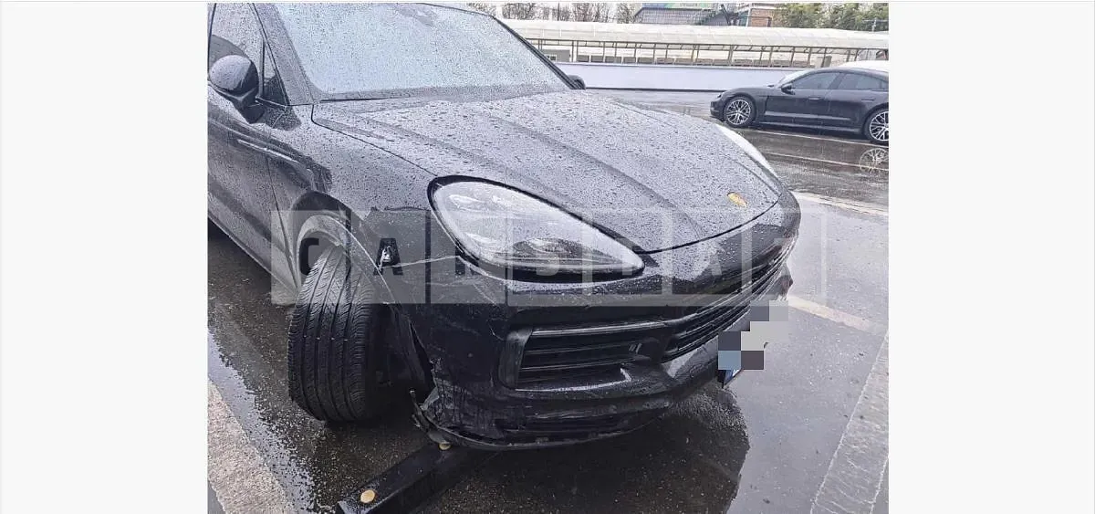 Photo 2 of 5: 2020 Porsche Cayenne — Korean insurance auction