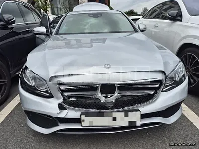 Photo 1 of 51: 2017 Mercedes-Benz E220 d — Korean insurance auction