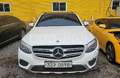 Photo 1 of 33: 2016 Mercedes-Benz GLC220d 4Matic, VIN WDC0G0FB7GF052845 — Korean insurance auction