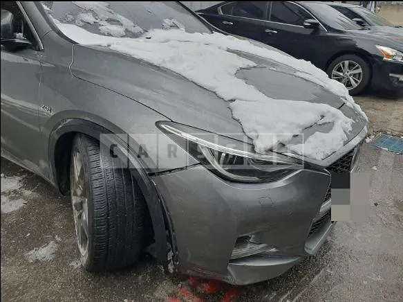 Photo 2 of 6: 2019 Infiniti Q30 — Korean insurance auction
